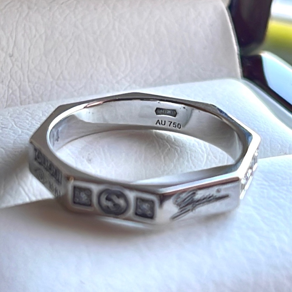 18k GUCCI Diamond Ring - Picture 5 of 15